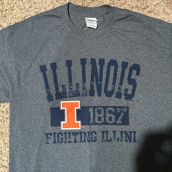 Gildan University of Illinois T-Shirt - Picture 2 of 4